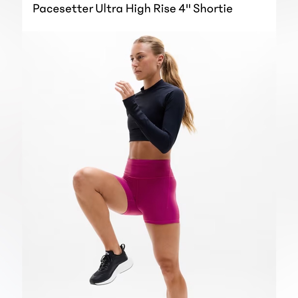 Athleta Pace Setter Ultra High Rise 4" Shorts